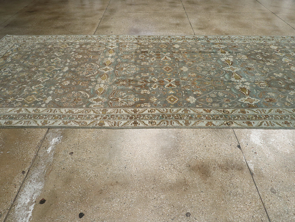 Antique Persian Malayer Wide Gallery Runner, No.31341 - Galerie Shabab