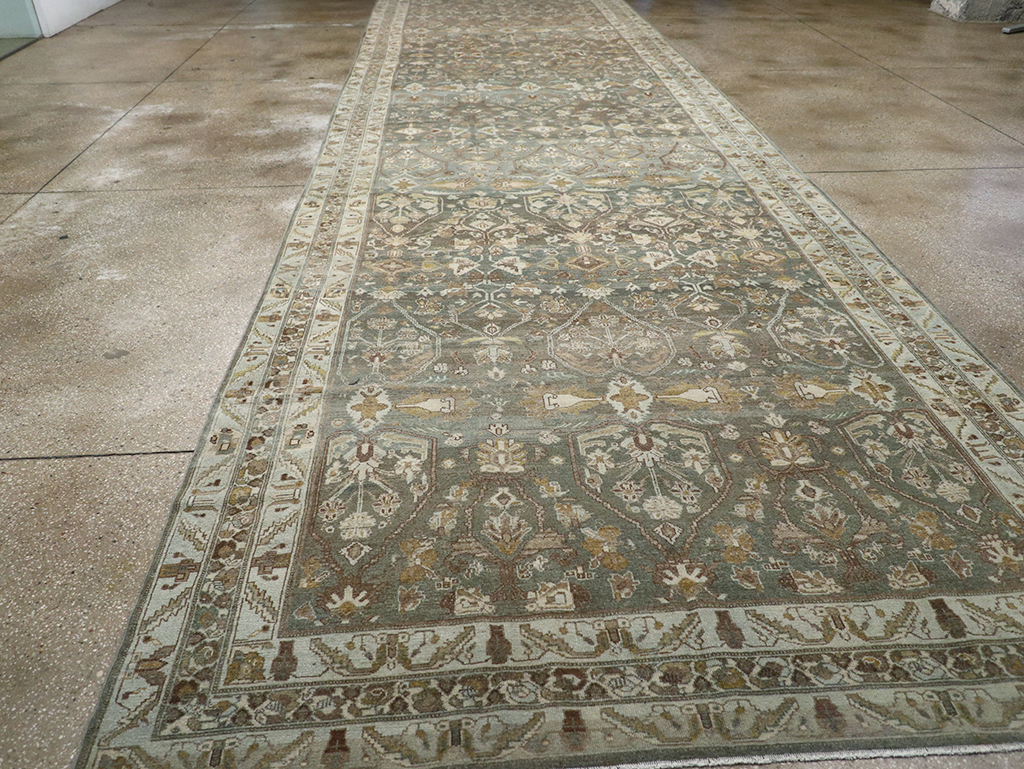 Antique Persian Malayer Wide Gallery Runner, No.31341 - Galerie Shabab