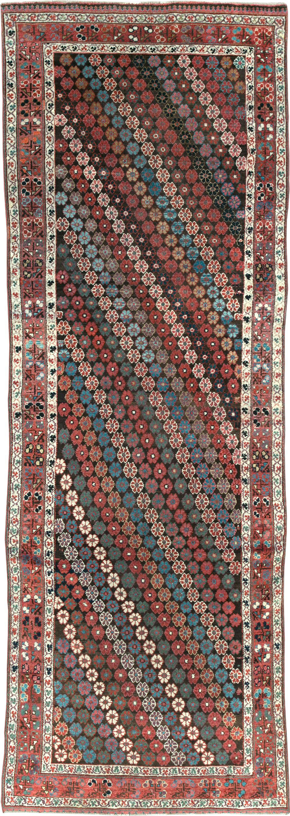Antique Persian Kurd Gallery Carpet, No.31350 - Galerie Shabab
