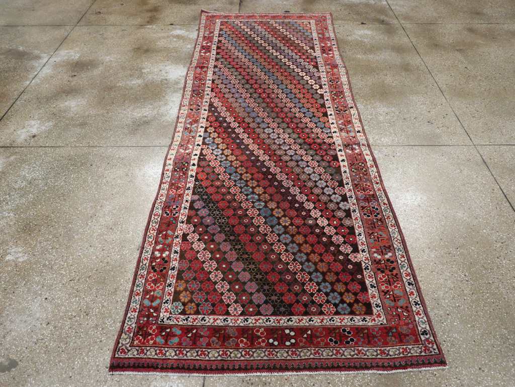 Antique Persian Kurd Gallery Carpet, No.31350 - Galerie Shabab