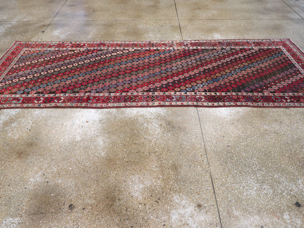 Antique Persian Kurd Gallery Carpet, No.31350 - Galerie Shabab
