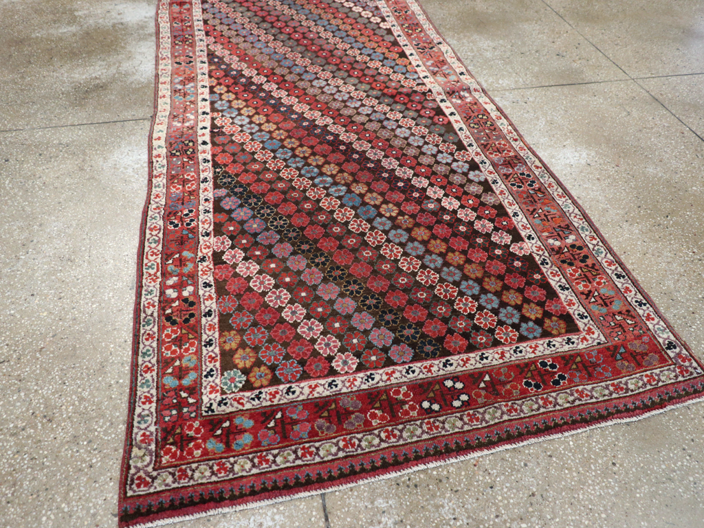 Antique Persian Kurd Gallery Carpet, No.31350 - Galerie Shabab