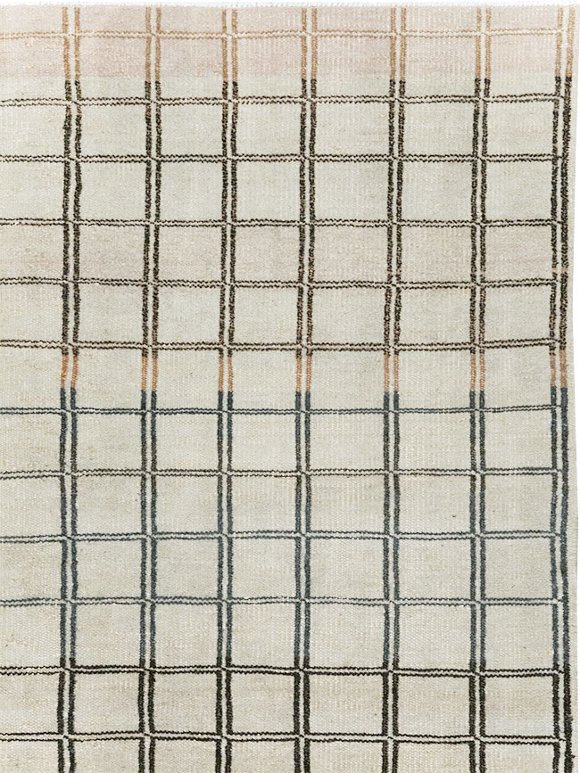 Vintage Turkish Anatolian Accent Carpet, No.31354 - Galerie Shabab