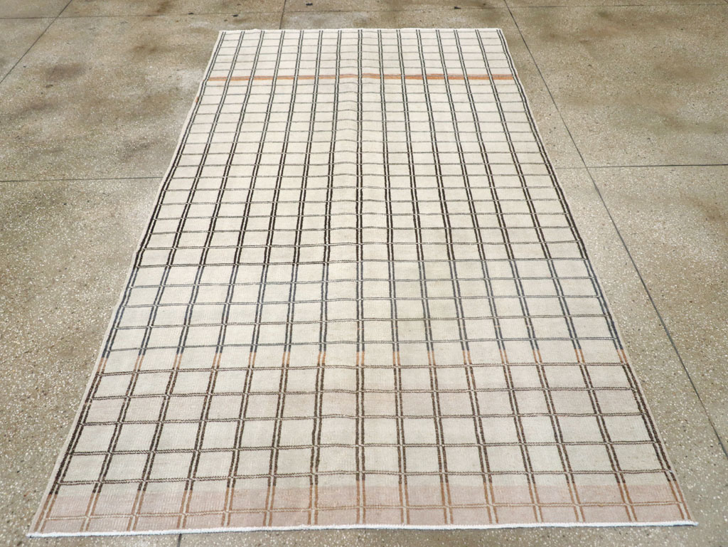 Vintage Turkish Anatolian Accent Carpet, No.31354 - Galerie Shabab