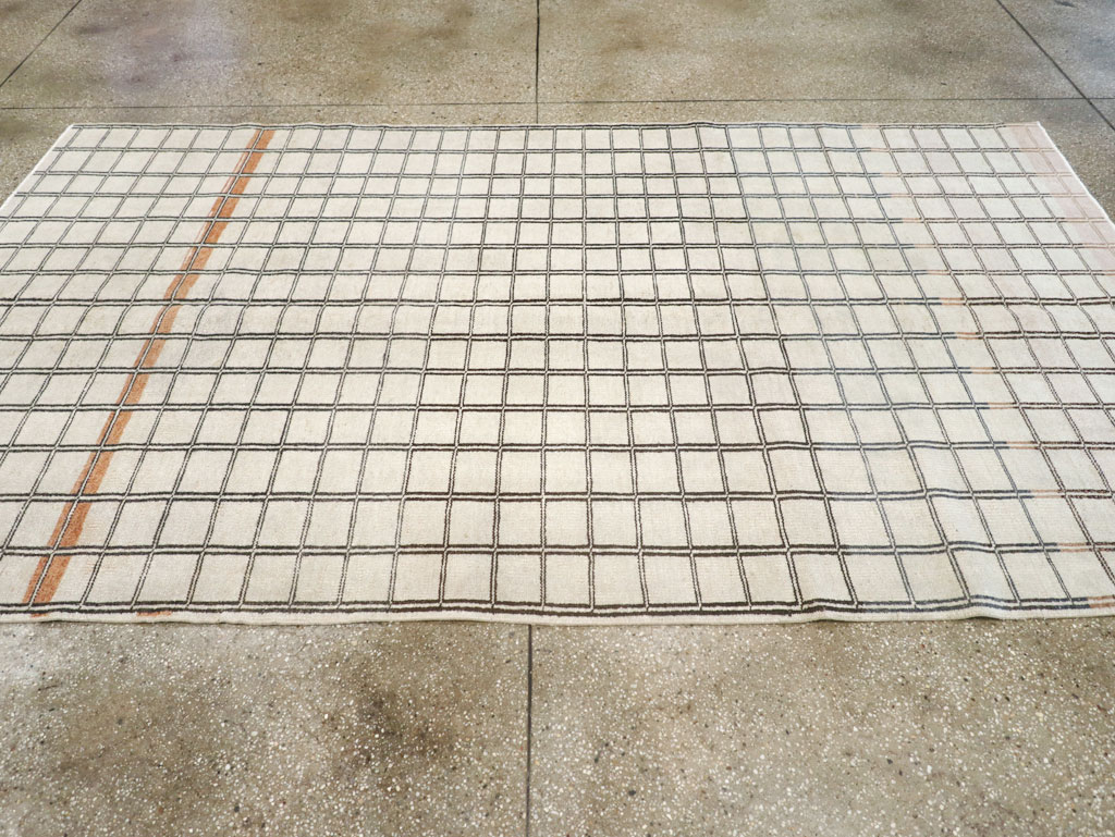 Vintage Turkish Anatolian Accent Carpet, No.31354 - Galerie Shabab