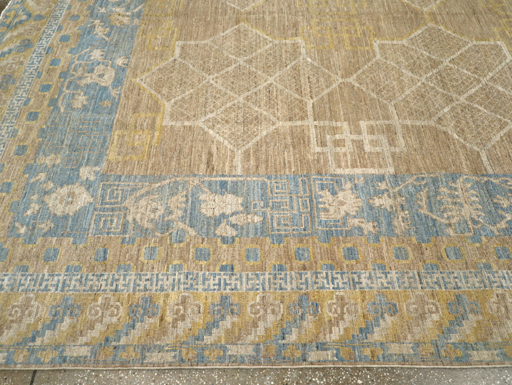 Contemporary East Turkestan Khotan Room Size Carpet, No.31356 - Galerie Shabab