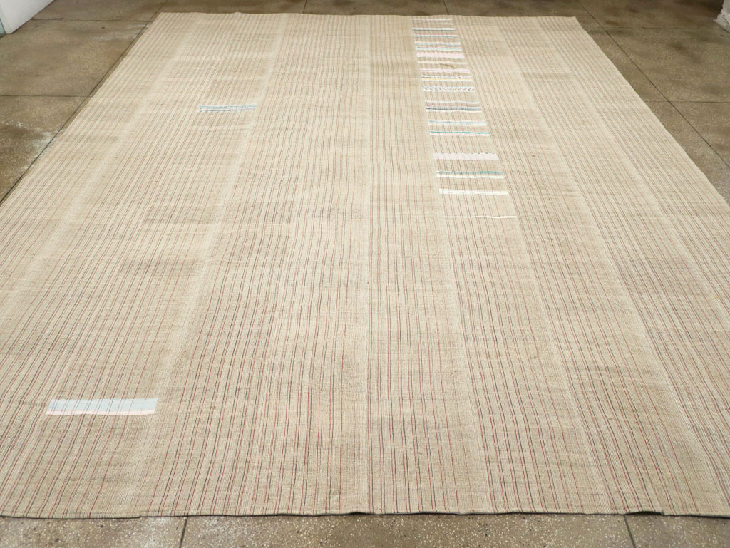 Modern Turkish Flatweave Large Room Size Carpet, No.31357 - Galerie Shabab