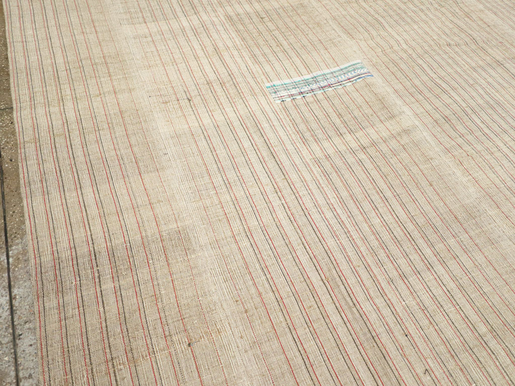 Modern Turkish Flatweave Large Room Size Carpet, No.31357 - Galerie Shabab