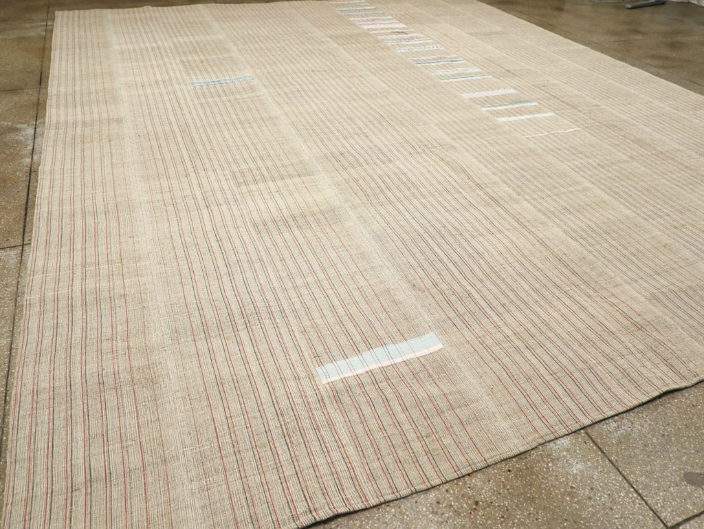 Modern Turkish Flatweave Large Room Size Carpet, No.31357 - Galerie Shabab