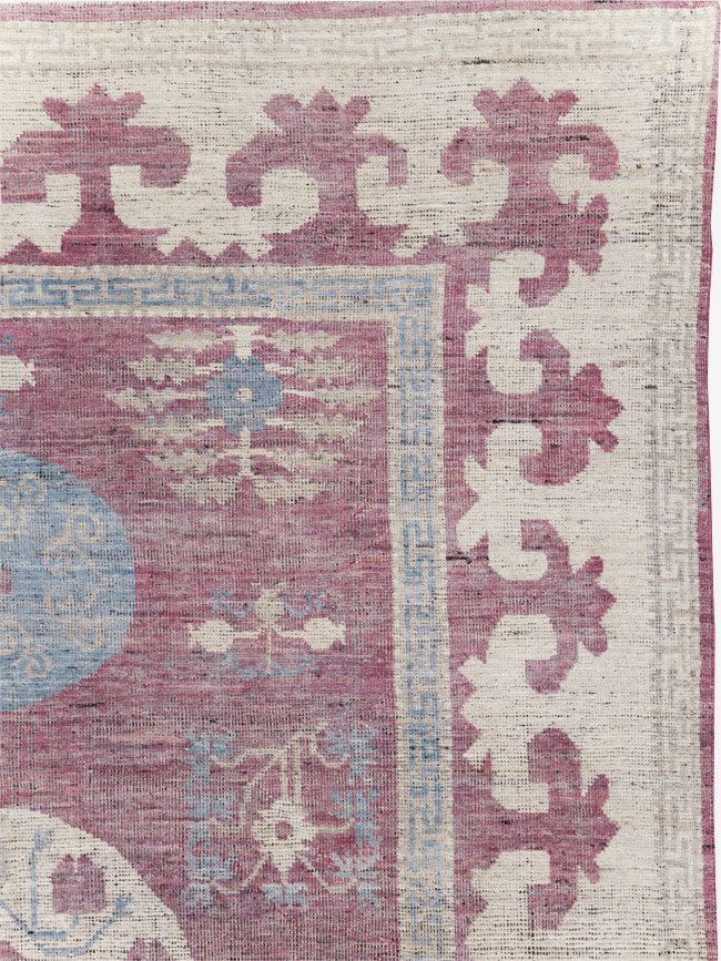 Contemporary East Turkestan Khotan Room Size Carpet, No.31376 - Galerie Shabab