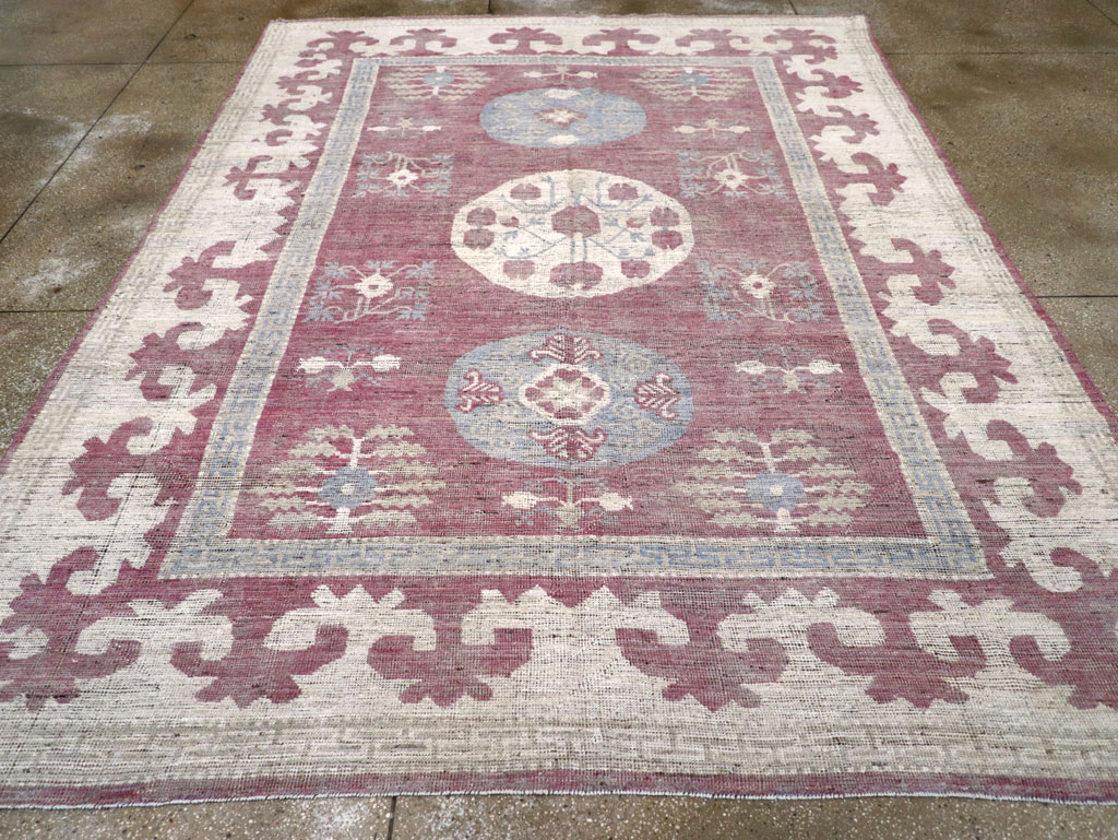 Contemporary East Turkestan Khotan Room Size Carpet, No.31376 - Galerie Shabab