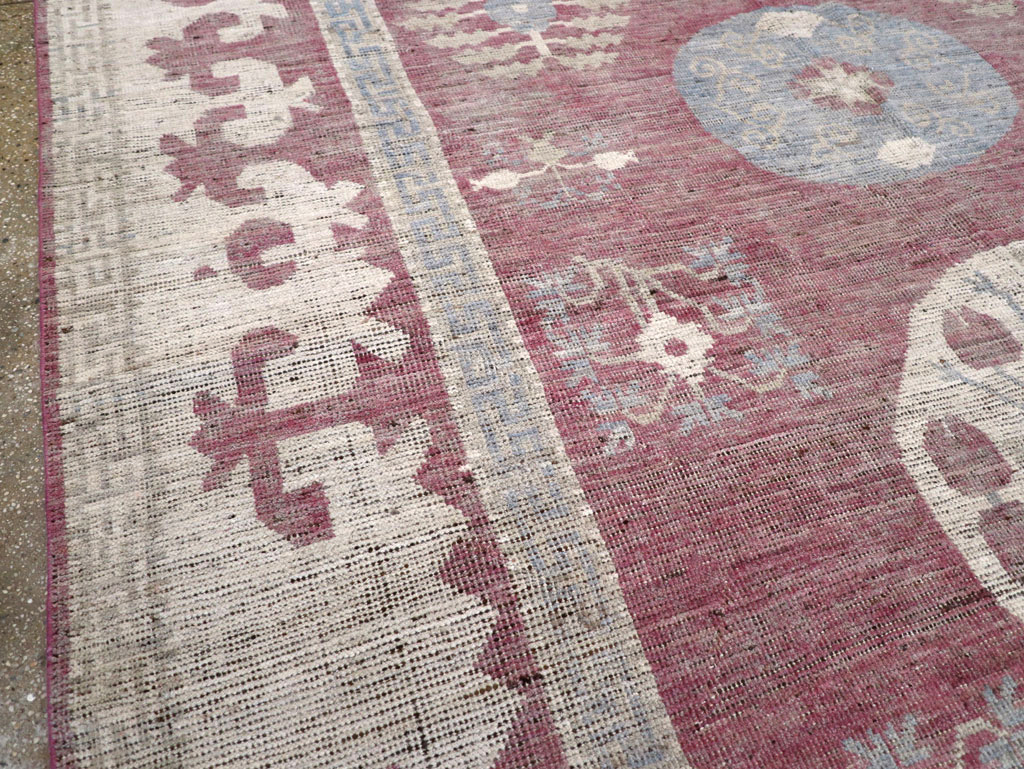 Contemporary East Turkestan Khotan Room Size Carpet, No.31376 - Galerie Shabab