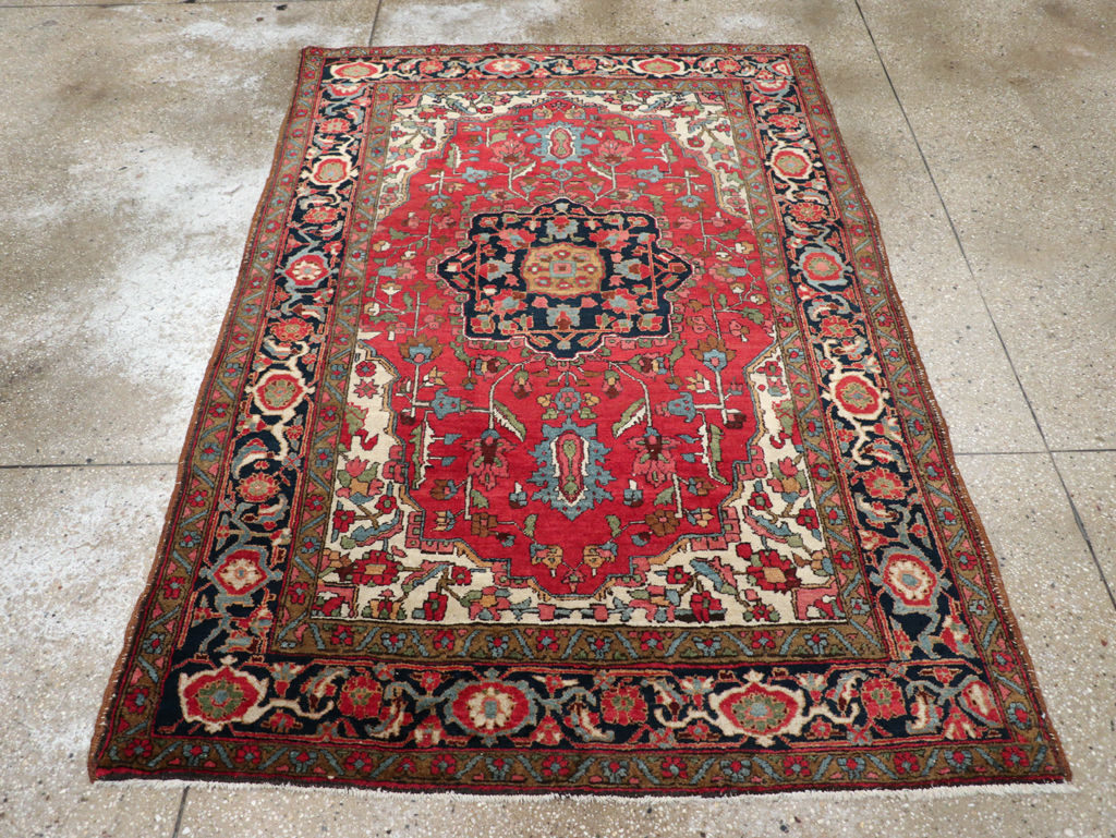Antique Persian Heriz Accent Rug, No.31397 - Galerie Shabab