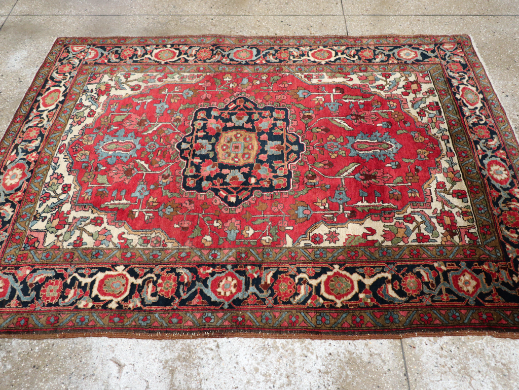 Antique Persian Heriz Accent Rug, No.31397 - Galerie Shabab
