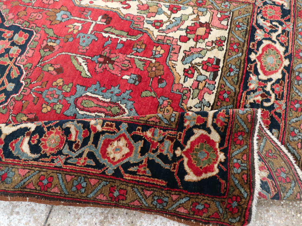 Antique Persian Heriz Accent Rug, No.31397 - Galerie Shabab
