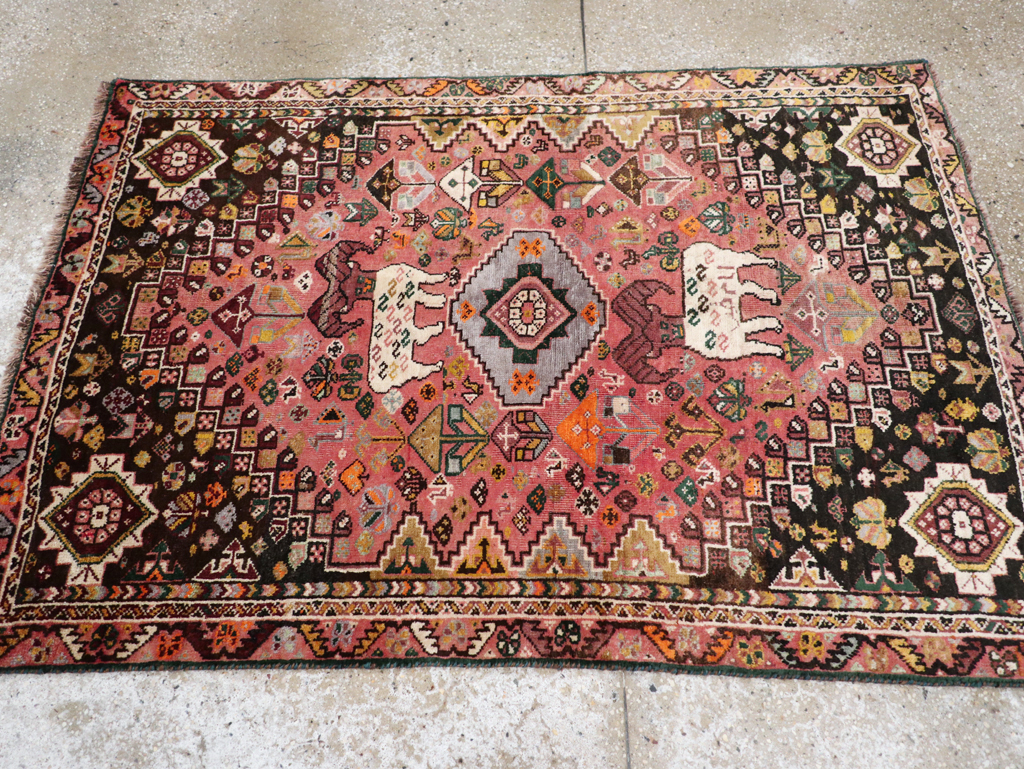 Vintage Persian Pictorial Shiraz Rug, No.31398 - Galerie Shabab