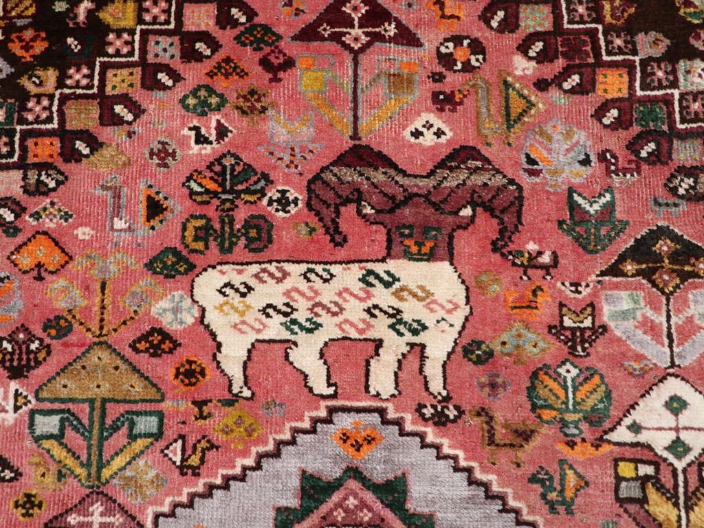 Vintage Persian Pictorial Shiraz Rug, No.31398 - Galerie Shabab