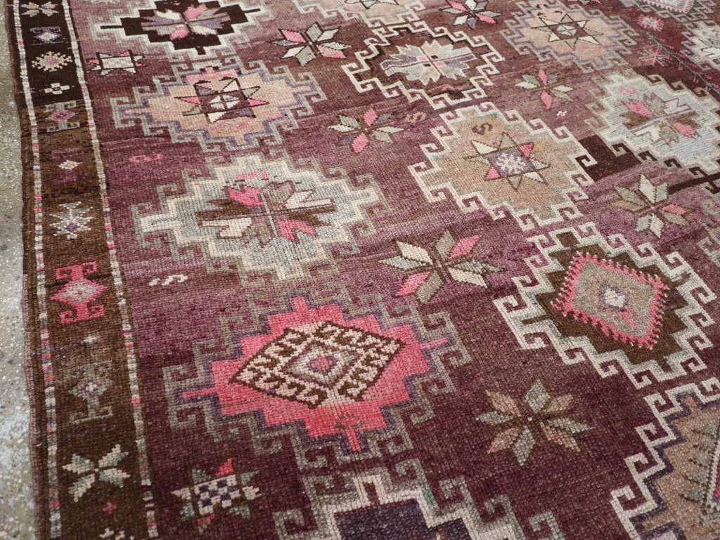 Vintage Turkish Anatolian Room Size Carpet, No.31399 - Galerie Shabab