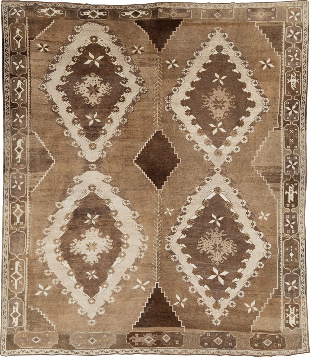Vintage Turkish Anatolian Room Size Carpet, No.31400 - Galerie Shabab