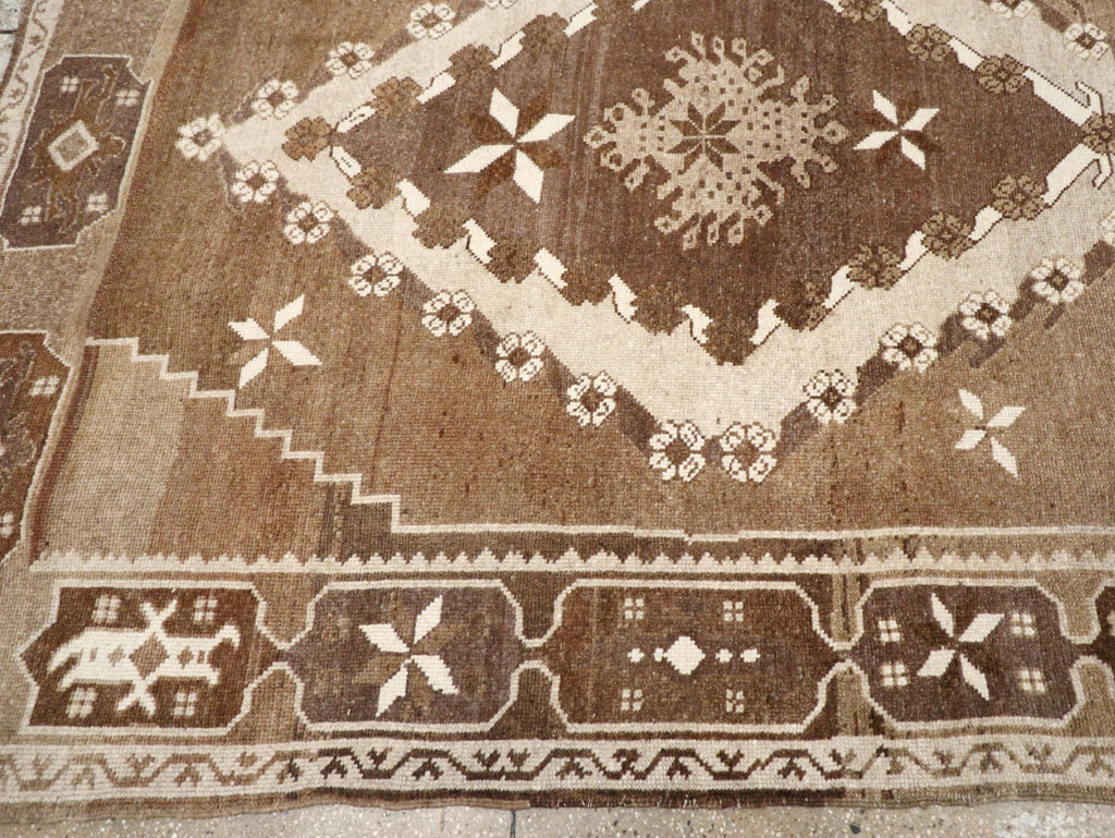 Vintage Turkish Anatolian Room Size Carpet, No.31400 - Galerie Shabab