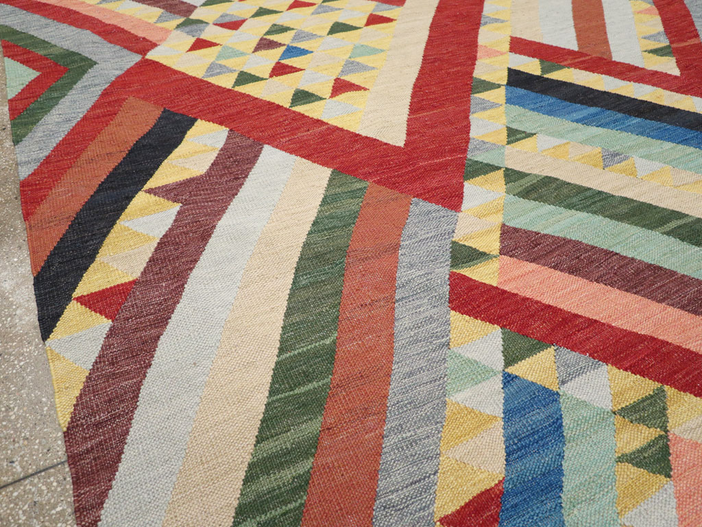 Contemporary Turkish Flatweave Room Size Carpet, No.31401 - Galerie Shabab