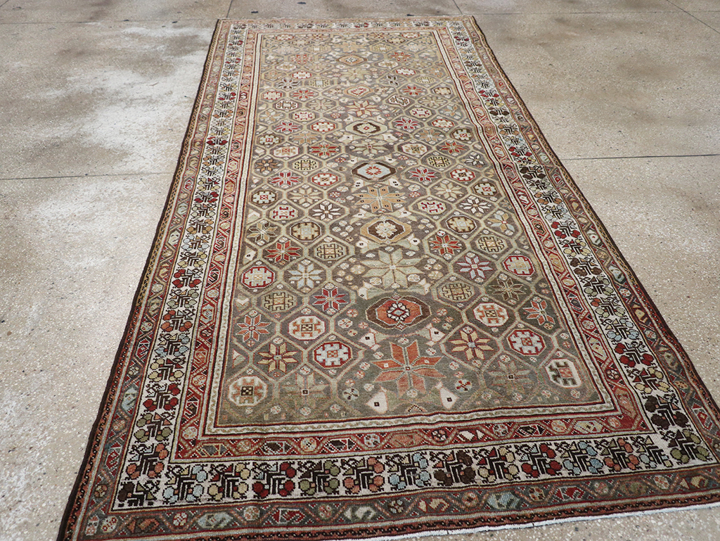 Antique Persian Kurd Gallery Rug, No.31411 - Galerie Shabab
