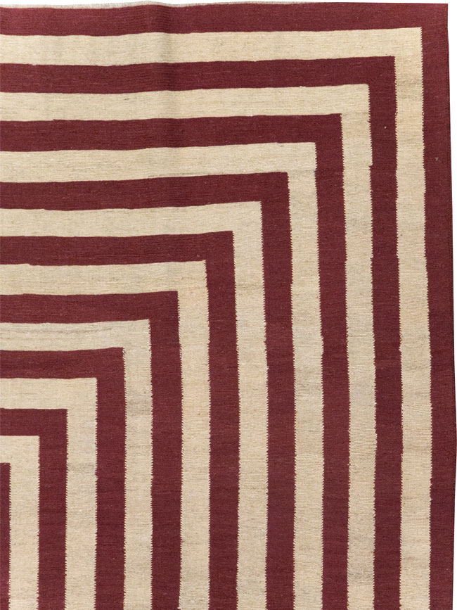 Contemporary Turkish Flatweave Accent Carpet, No.31412 - Galerie Shabab
