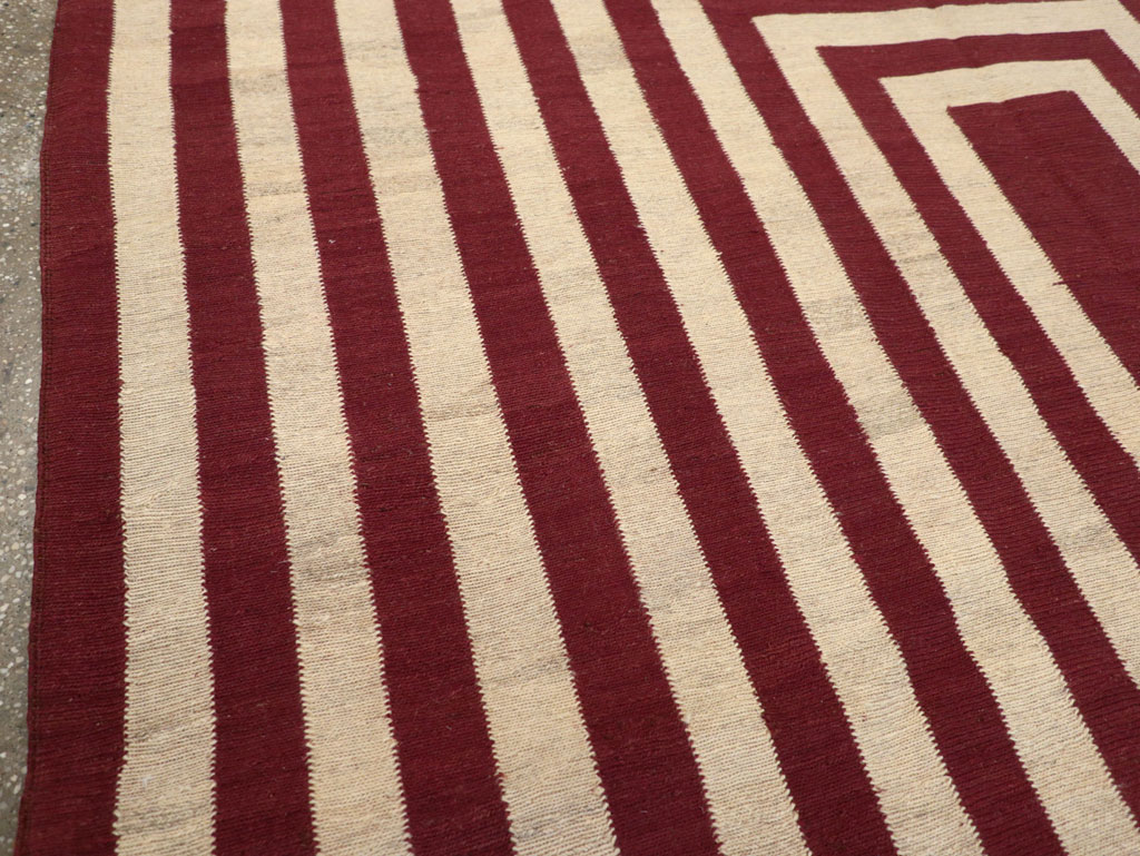 Contemporary Turkish Flatweave Accent Carpet, No.31412 - Galerie Shabab