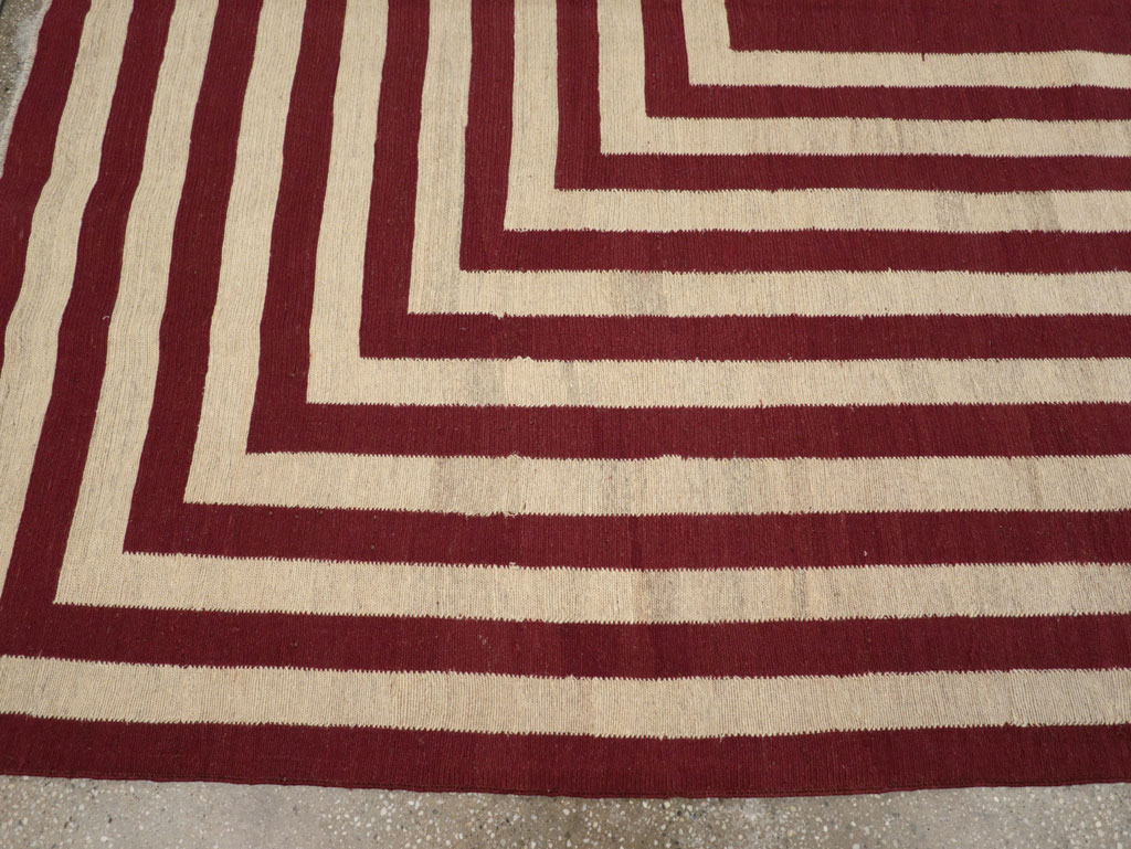 Contemporary Turkish Flatweave Accent Carpet, No.31412 - Galerie Shabab