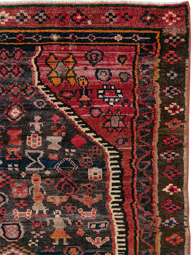 Vintage Persian Hamadan Pictorial Accent Rug, No.31413 - Galerie Shabab