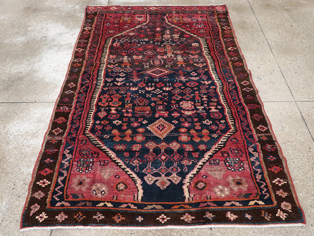 Vintage Persian Hamadan Pictorial Accent Rug, No.31413 - Galerie Shabab