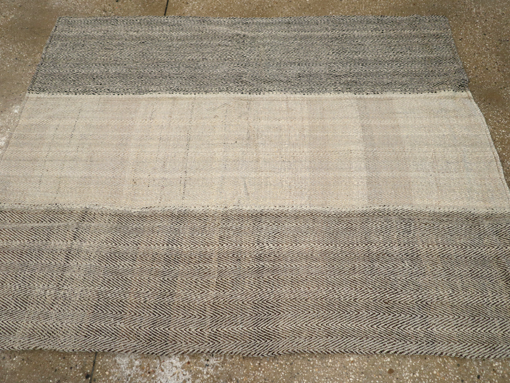 Modern Turkish Flatweave Accent Rug, No.31414 - Galerie Shabab