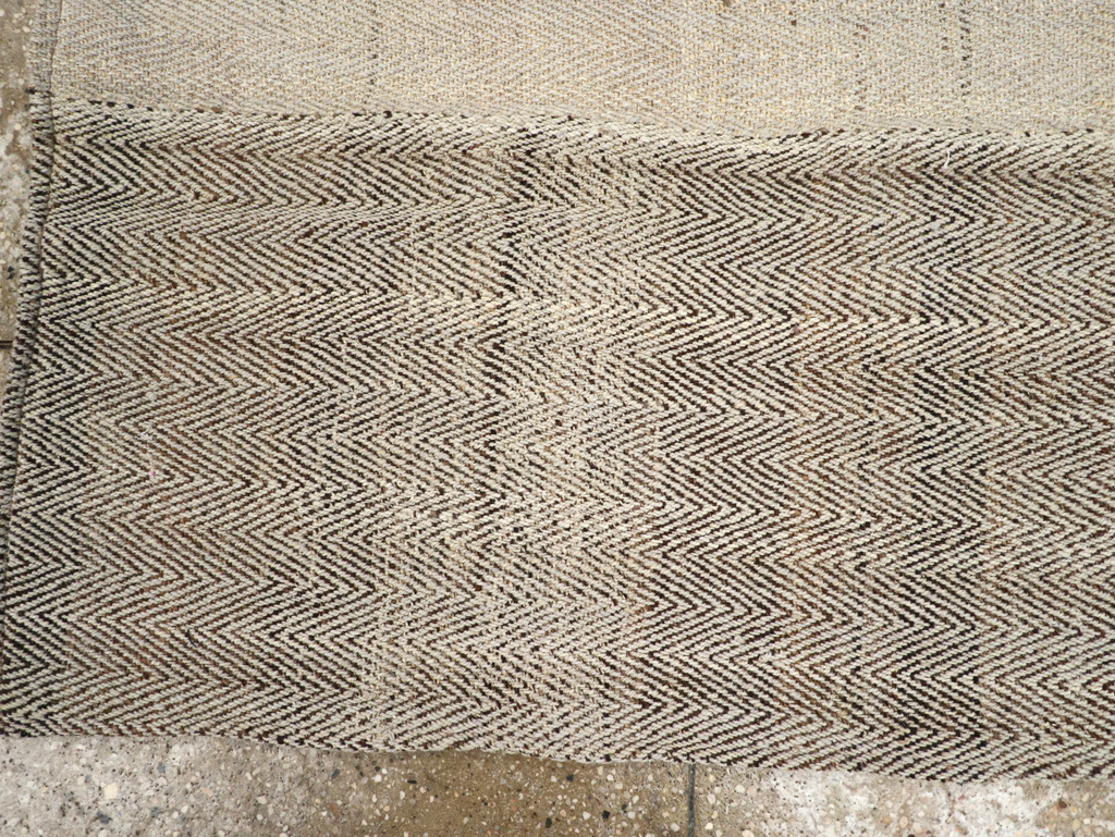 Modern Turkish Flatweave Accent Rug, No.31414 - Galerie Shabab