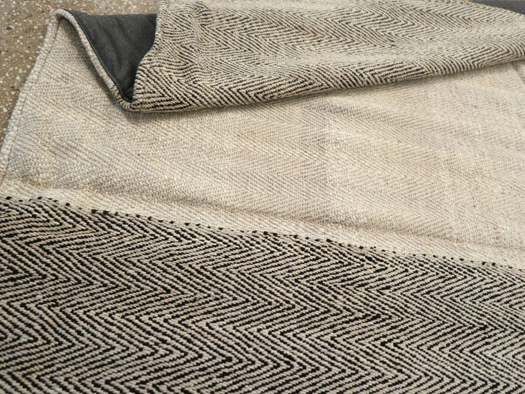 Modern Turkish Flatweave Accent Rug, No.31414 - Galerie Shabab