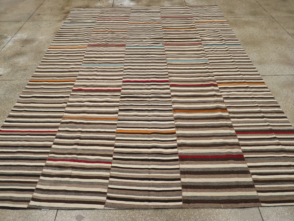 Modern Turkish Flatweave Room Size Carpet, No.31416 - Galerie Shabab