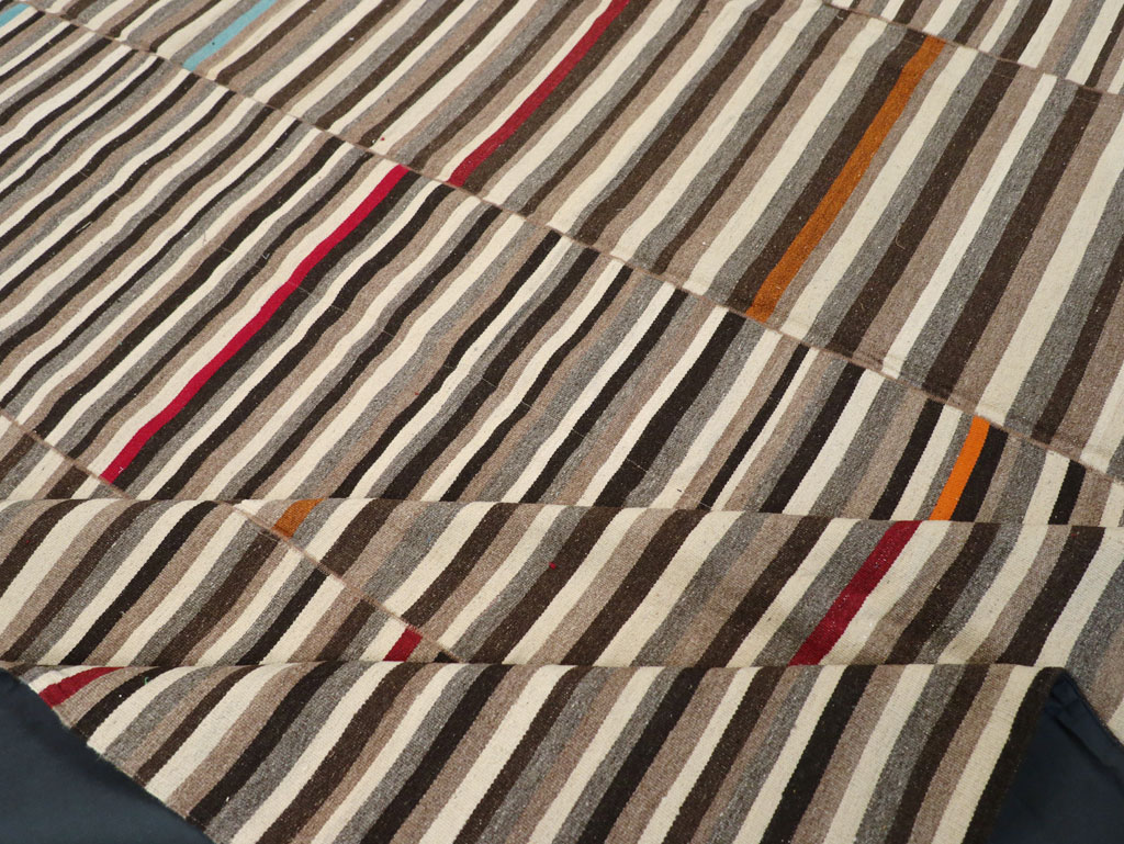 Modern Turkish Flatweave Room Size Carpet, No.31416 - Galerie Shabab