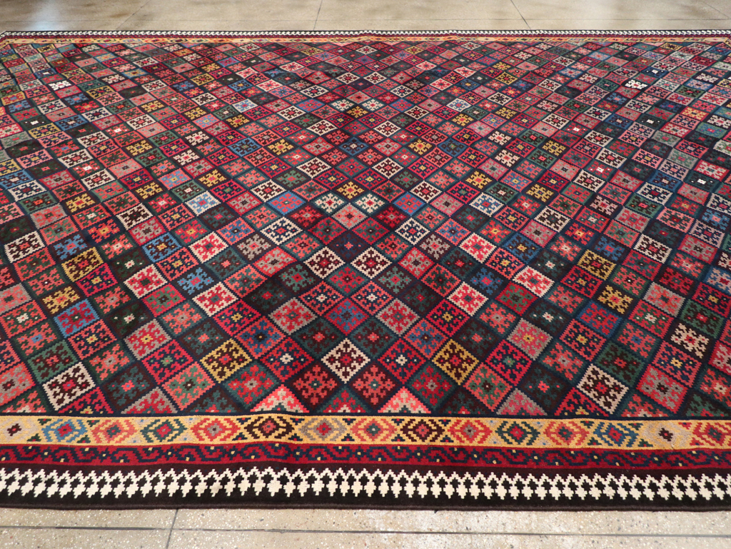 Contemporary Persian Qashqai Oversize Carpet, No.31418 - Galerie Shabab