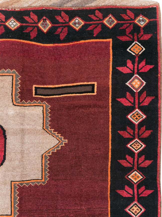 Vintage Turkish Anatolian Tribal Room Size Carpet, No.31419 - Galerie Shabab