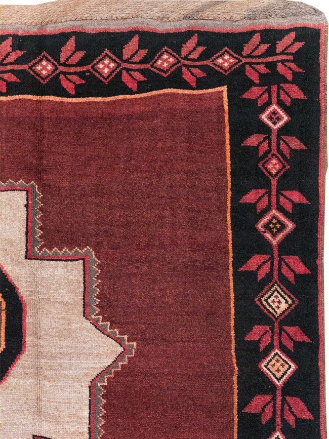 Vintage Turkish Anatolian Tribal Room Size Carpet, No.31419 - Galerie Shabab