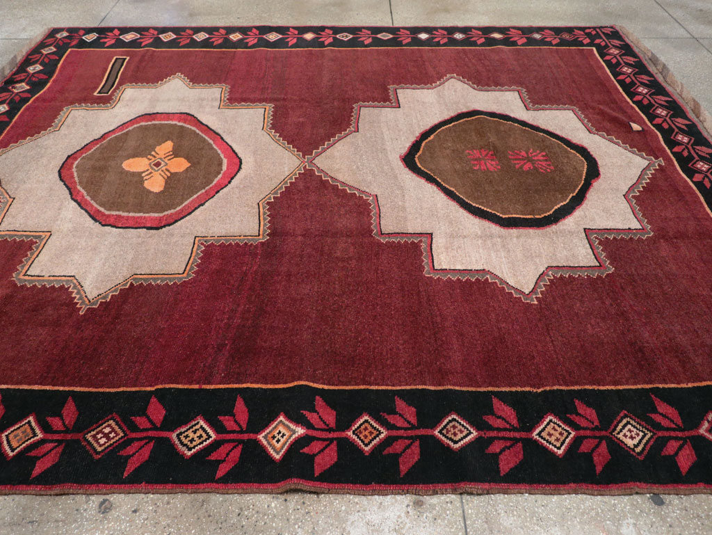 Vintage Turkish Anatolian Tribal Room Size Carpet, No.31419 - Galerie Shabab