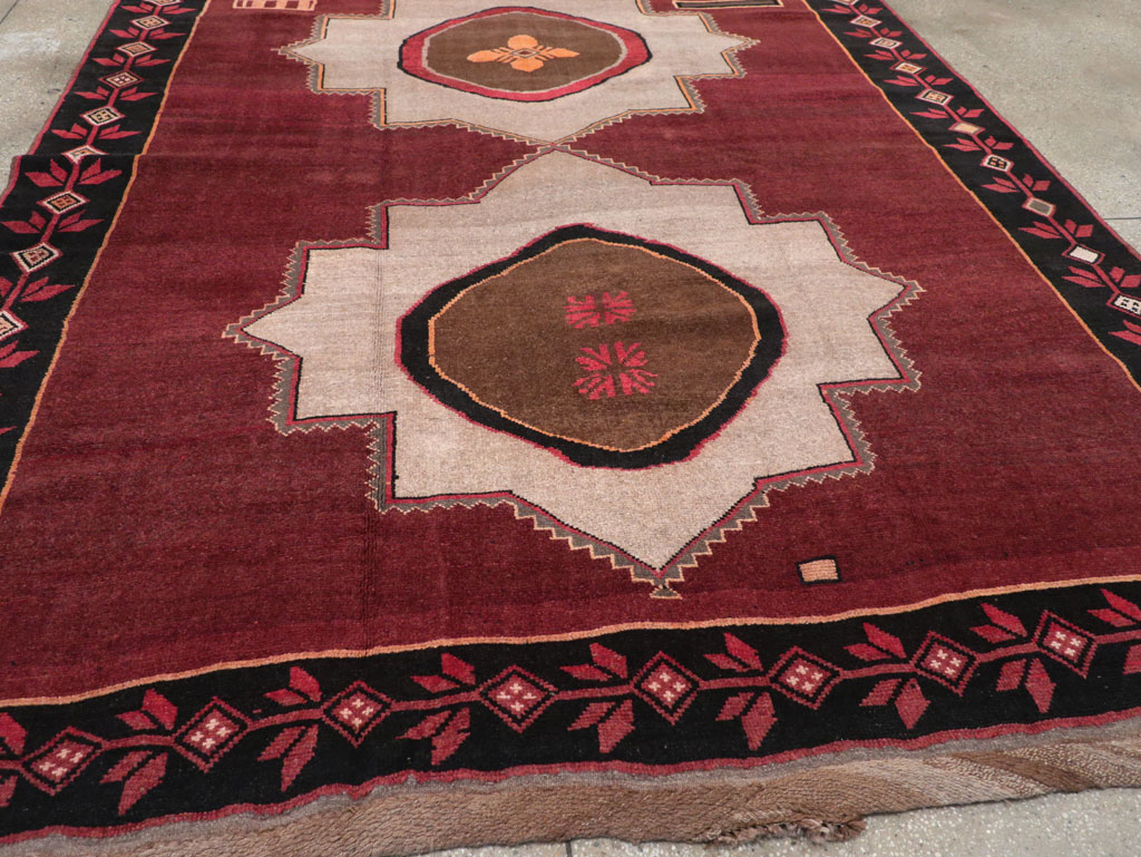 Vintage Turkish Anatolian Tribal Room Size Carpet, No.31419 - Galerie Shabab