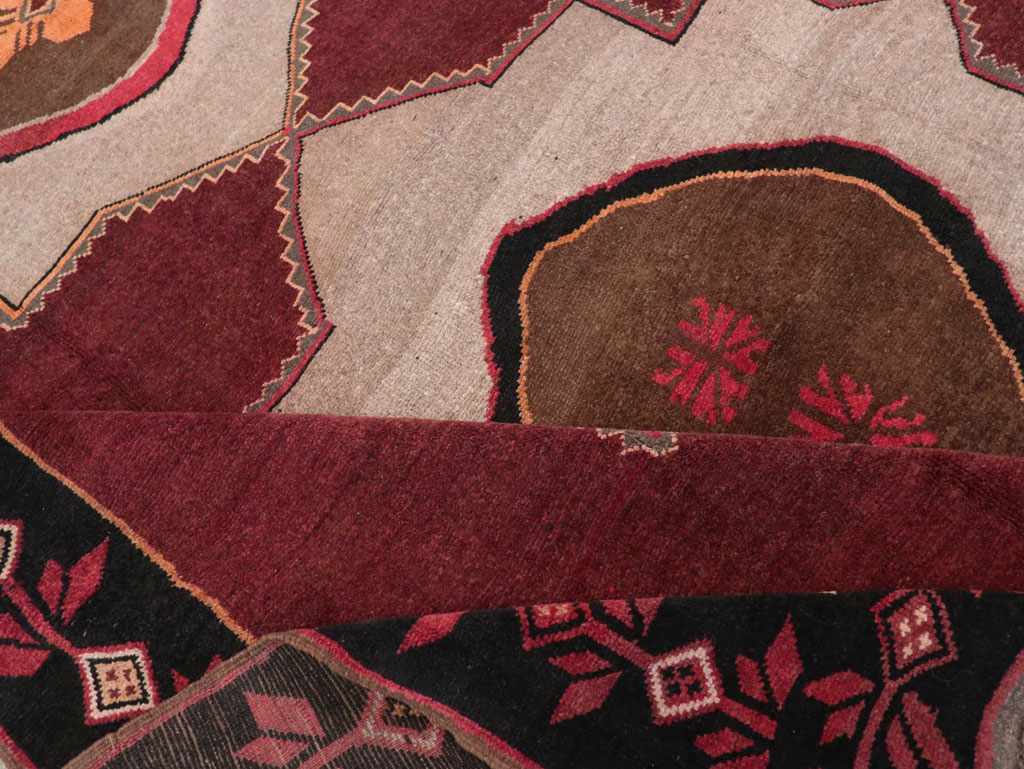 Vintage Turkish Anatolian Tribal Room Size Carpet, No.31419 - Galerie Shabab