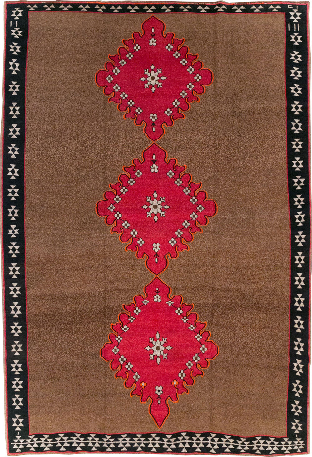 Vintage Turkish Anatolian Tribal Room Size Carpet, No.31420 - Galerie Shabab
