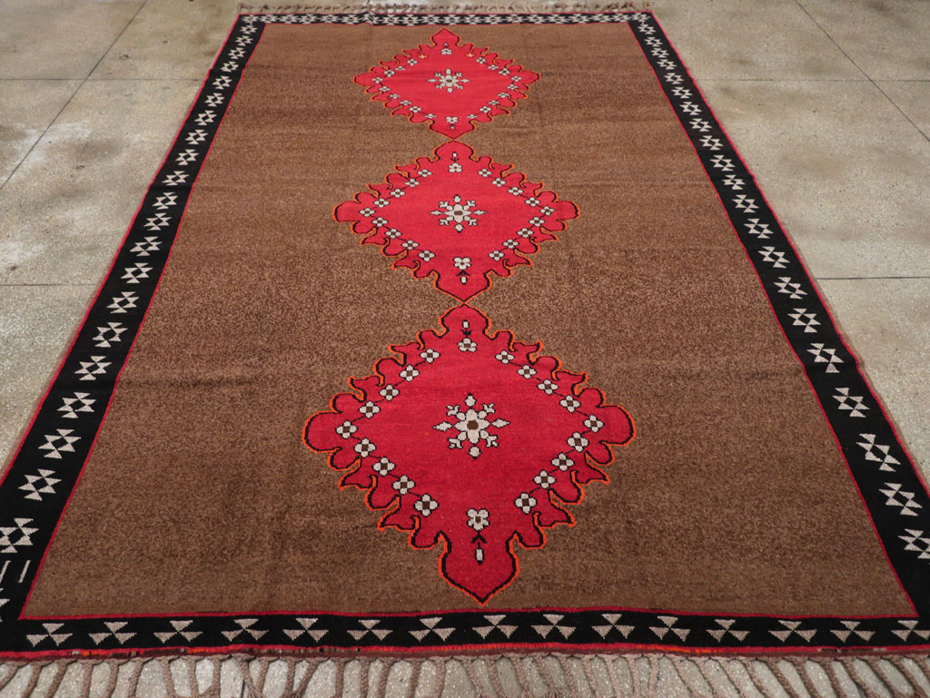 Vintage Turkish Anatolian Tribal Room Size Carpet, No.31420 - Galerie Shabab