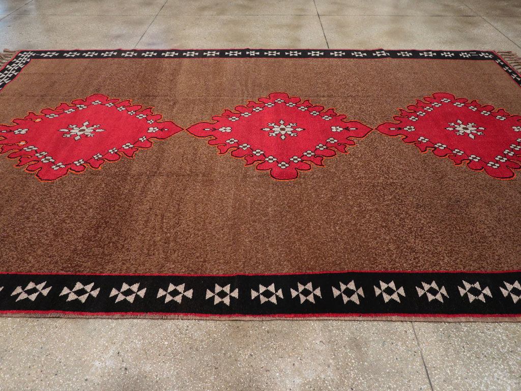 Vintage Turkish Anatolian Tribal Room Size Carpet, No.31420 - Galerie Shabab