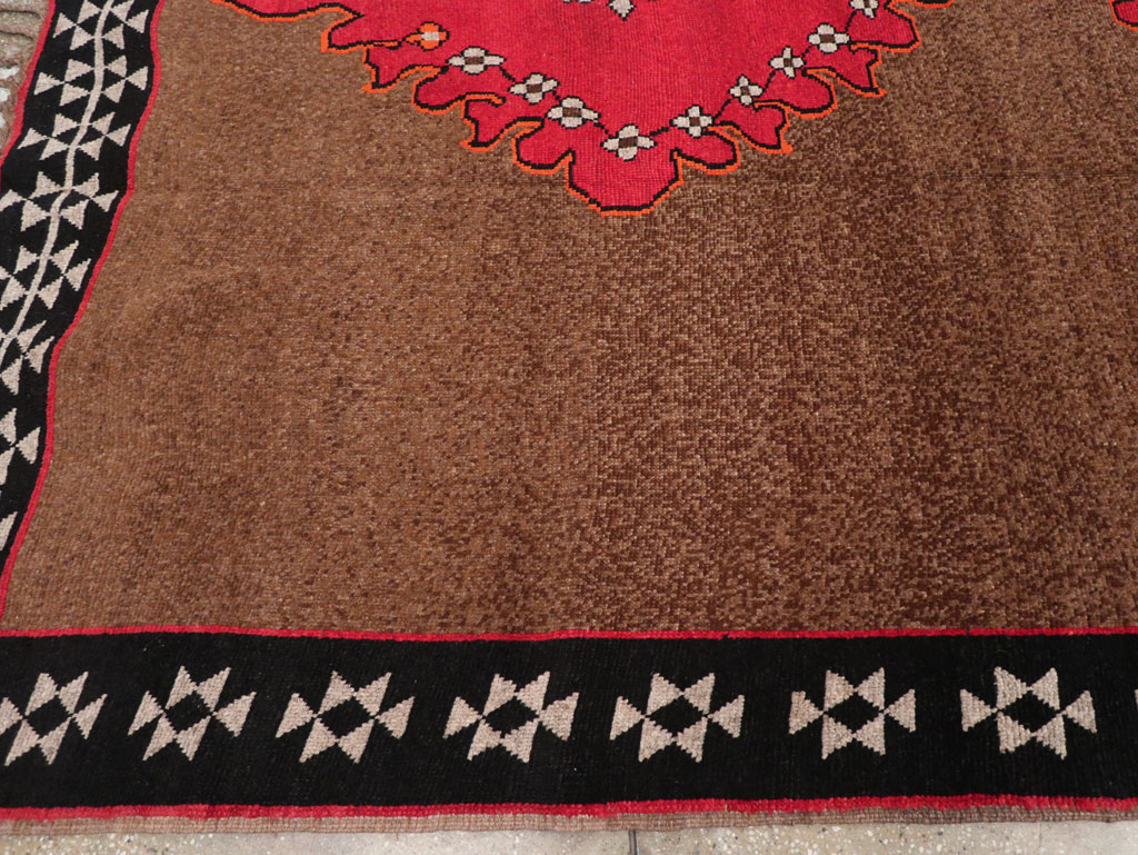 Vintage Turkish Anatolian Tribal Room Size Carpet, No.31420 - Galerie Shabab