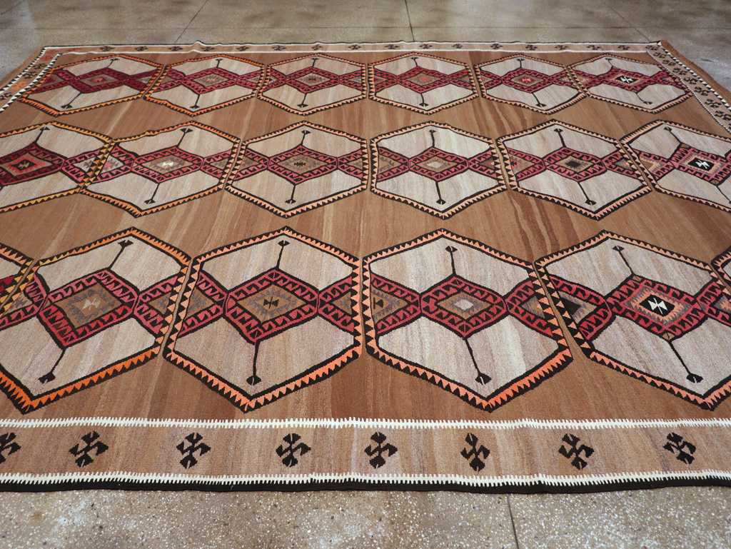 Vintage Turkish Flatweave Kilim Room Size Carpet, No.31423 - Galerie Shabab