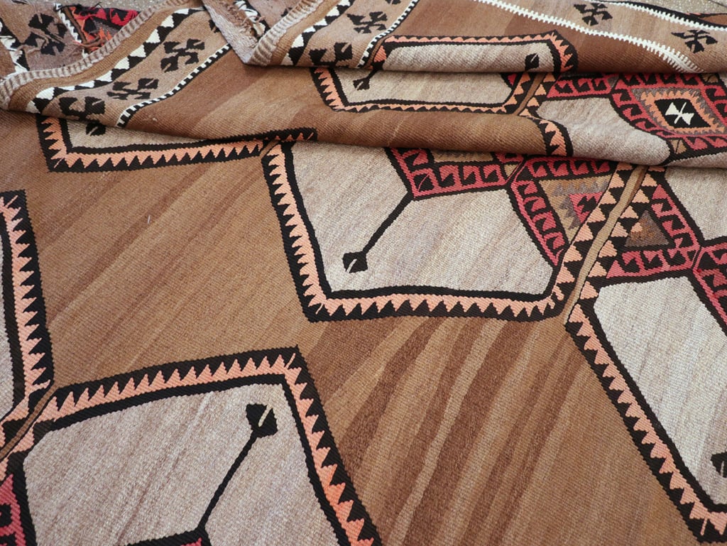 Vintage Turkish Flatweave Kilim Room Size Carpet, No.31423 - Galerie Shabab
