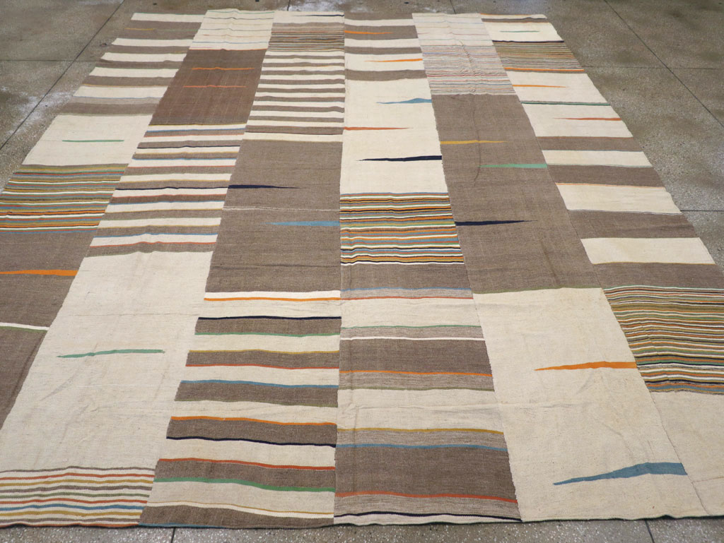 Modern Turkish Flatweave Room Size Carpet, No.31427 - Galerie Shabab