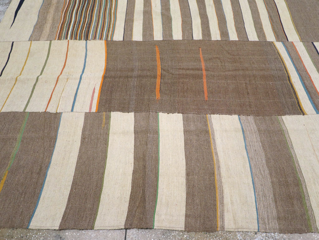 Modern Turkish Flatweave Room Size Carpet, No.31427 - Galerie Shabab